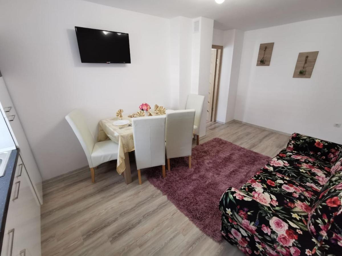 דירות Tîrgu Ocna Apartament Gold Luxury מראה חיצוני תמונה