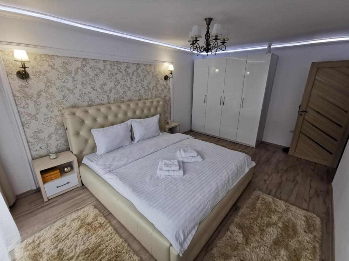 דירות Tîrgu Ocna Apartament Gold Luxury מראה חיצוני תמונה